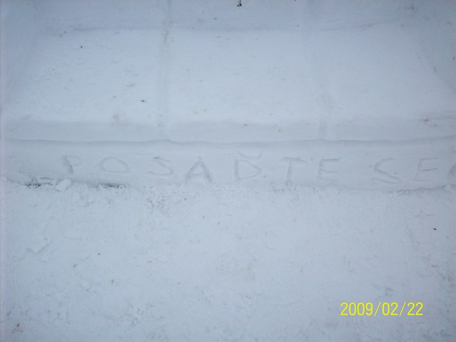 Gauč ze předu dole